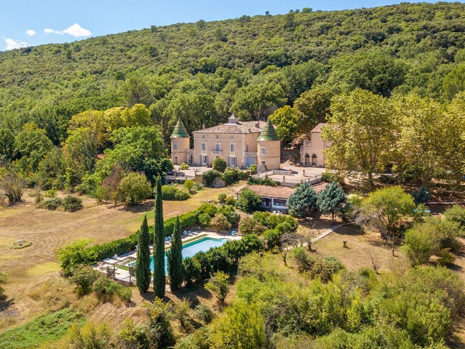 Camping Château de l'Eouvière - Camping Var