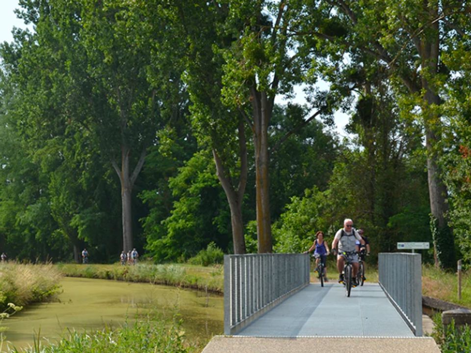 Camping Canal de Berry - Camping Cher