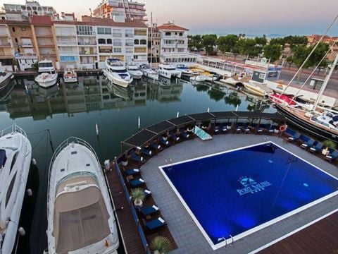 Pierre & Vacances Hotel Port Salins Empuriabrava - Camping Girona