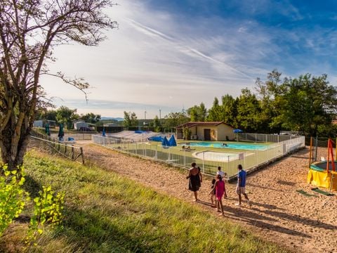 Camping Le Grand Cerf - Camping Drôme