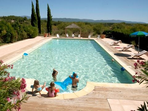 Camping Château de l'Eouvière - Camping Var