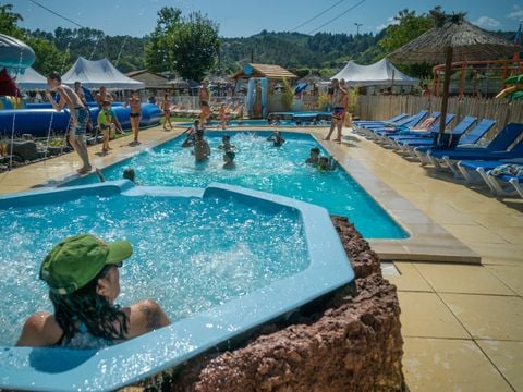 Camping Paradis FAMILY DES ISSOUX D'ARDECHE **** - Camping Ardèche - Afbeelding N°0