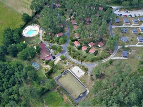 Camping Domaine des Grands Pins  - Camping Dordogne - Afbeelding N°0