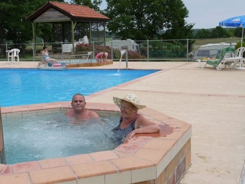 Camping La Fontaine du Roc - Camping Lot-et-Garonne