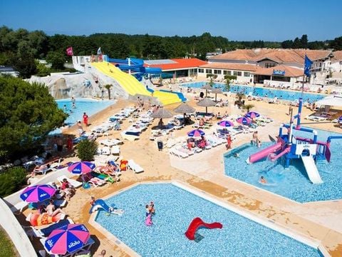 Tour Opérateur et particuliers sur camping Les Charmettes -  Funpass non inclus - Camping Charente-Maritime