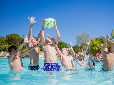 Camping La Nouzarede - Camping Ardèche