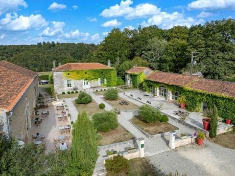 Camping Les Gorges Du Chambon - Ciela Village - Camping Charente