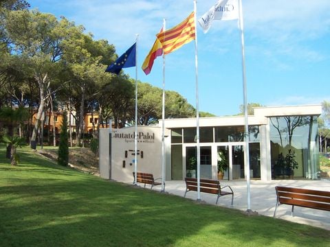 Aparthotel Ciutat de Palol - Camping Girona - Afbeelding N°0