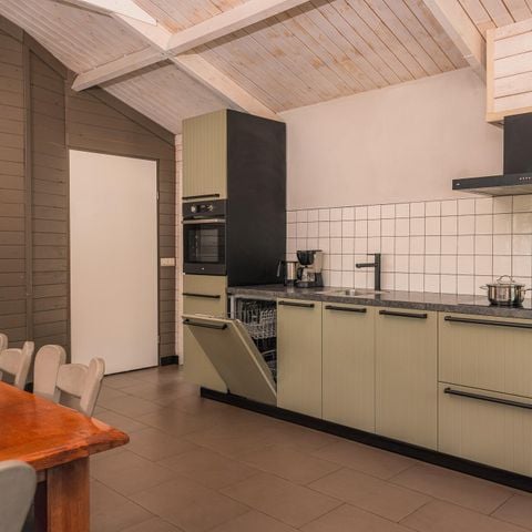 VAKANTIEHUIS 18 personen - Familiehuis + Hottub + Trekkershutten