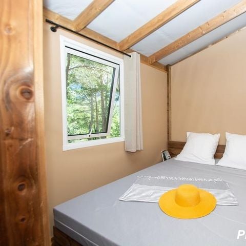 Safaritent 5 personen - Cabane Lodge sur Pilotis - 2 slaapkamers: 32 m² + 11 m² overdekt terras