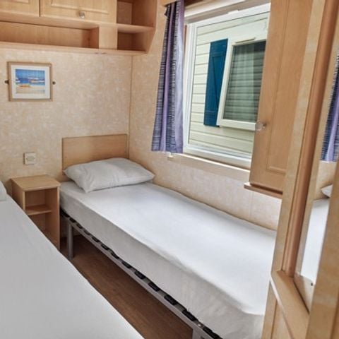 Stacaravan 6 personen - Classic XL | 3 slaapkamers | 6 pers. | Verhoogd terras | Airconditioning.