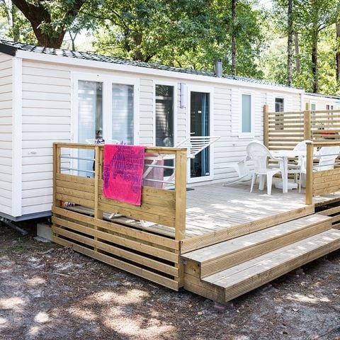 Stacaravan 6 personen - Comfort XL | 2 slaapkamers | 4/6 pers | Terras met dakoverstek, niet overdekt | Airconditioning | TV