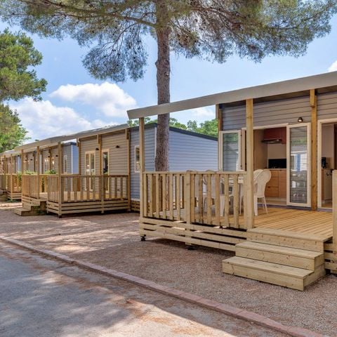 Stacaravan 6 personen - Mobile-home | Comfort XL | 2 slaapkamers | 4/6 pers. | Verhoogd terras | Airconditioning