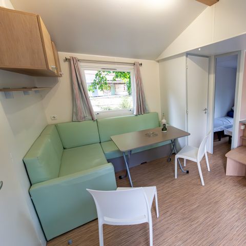 Stacaravan 6 personen - Premium Riviera 28m² dichtbij de rivier- 2 kamers + Terras met parasol