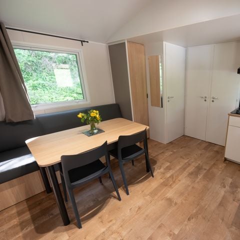 Stacaravan 6 personen - Premium Trendy 33m² - 3 kamers + overdekt terras + Airco + TV