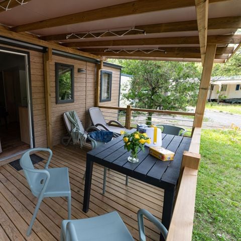 Stacaravan 6 personen - Premium Trendy 33m² - 3 kamers + overdekt terras + Airco + TV