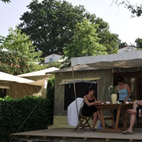 Bungalowtent 5 personen - (zonder sanitair)