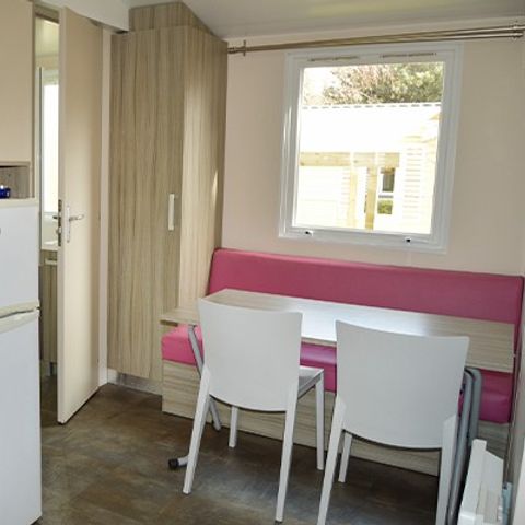 Stacaravan 4 personen - Klassiek | 2 slaapkamers | 4 pers. | Eenpersoons terras | TV