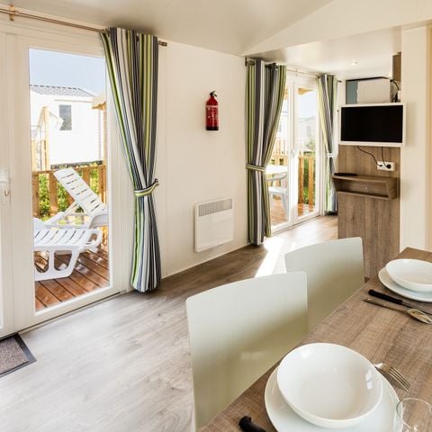 Stacaravan 6 personen - Comfort | 3 Slaapkamers | 6 Pers | Verhoogd terras | Airconditioning | TV