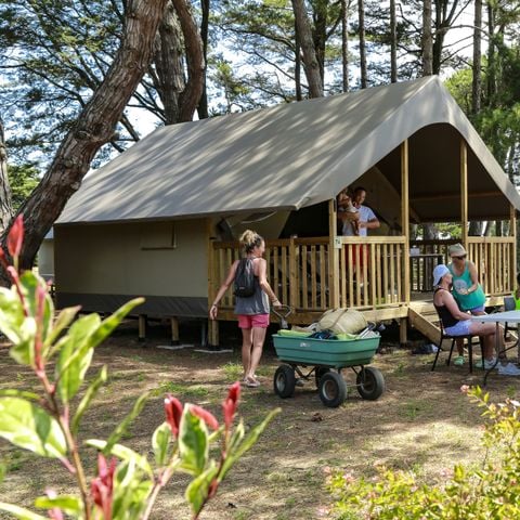 Safaritent 4 personen - Tente Lodge Confort (2 slaapkamers) + overdekt terras - zonder sanitair