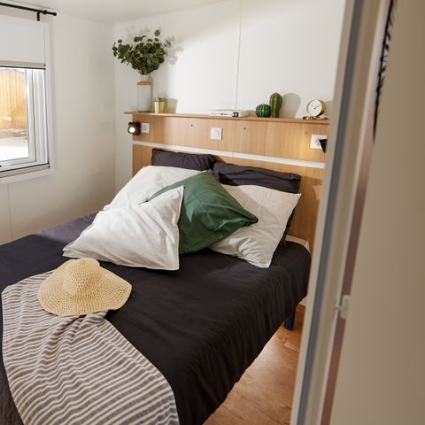 Stacaravan 4 personen - Homeflower PREMIUM PLUS 29m² (2 kamers) + opgemaakte bedden bij aankomst en huishouden