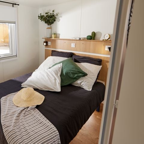 Stacaravan 4 personen - Homeflower PREMIUM PLUS Jacuzzi 29m² (2 kamers) + opgemaakte bedden bij aankomst & schoonmaak