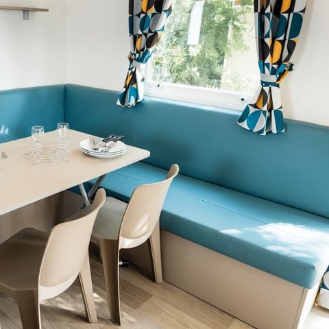 Stacaravan 6 personen - Comfort XL | 3 slaapkamers | 6 pers | Verhoogd terras | Airconditioning