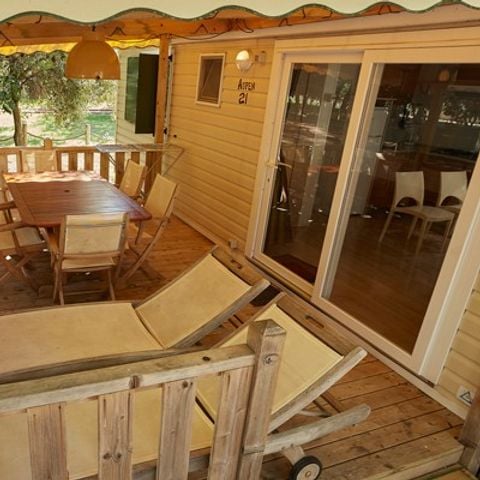 Stacaravan 6 personen - Premium | 3 slaapkamers | 6 pers | Verhoogd terras | Airconditioning | TV