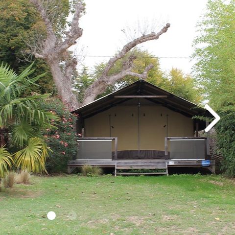 Tent 5 personen - Kenya Lodge (zonder sanitair) aan de kant van de camping