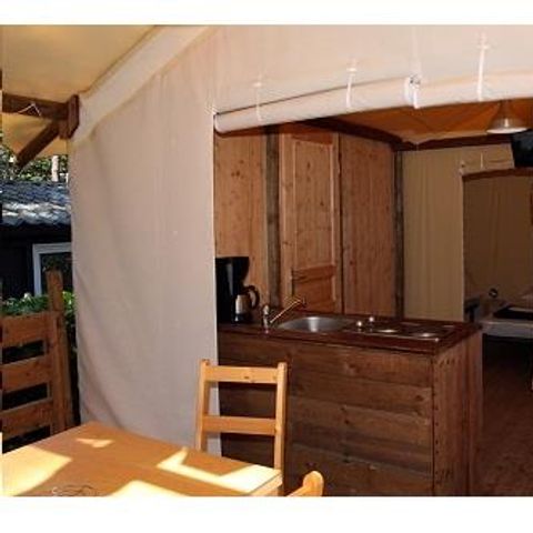 Safaritent 4 personen - Cabane Lodge Standard 20m² 2 kamers + handdoeken en lakens + overdekt terras + TV