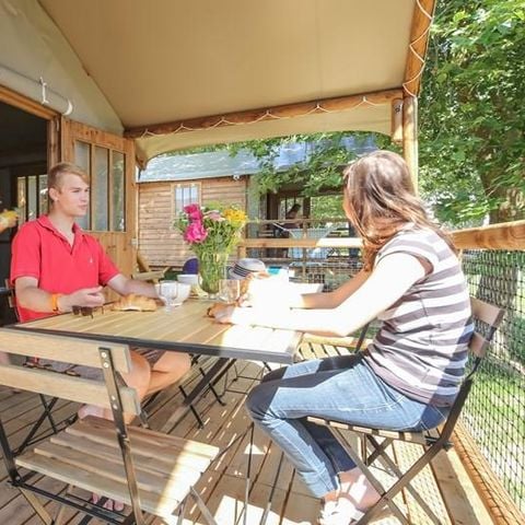 Safaritent 4 personen - Houten hut op palen CONFORT + 38 m²