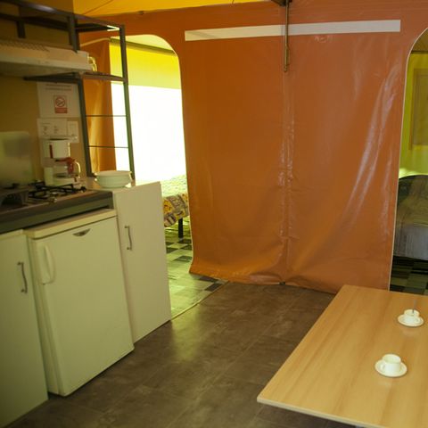 Bungalowtent 5 personen - Standaard 25 m² (2 slaapkamers) met sanitair