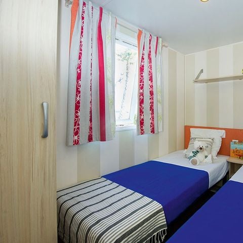 Stacaravan 6 personen - Comfort | 3 slaapkamers | 6 pers | Verhoogd terras | Airconditioning | TV