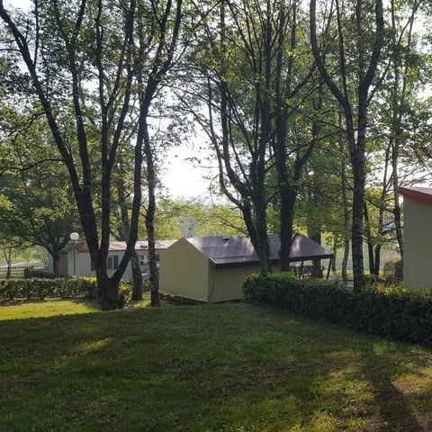 Bungalowtent 4 personen - FUNFLOWER - zonder sanitair 24 m²