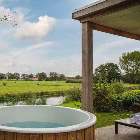 Bungalow 4 personen - River Cabin met hottub