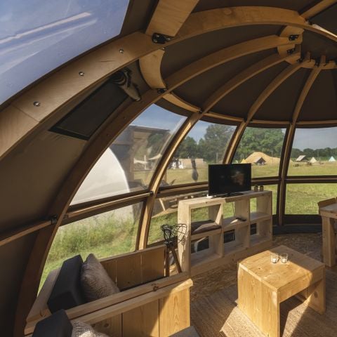 Tent 4 personen - Riverdome met privé sanitair en hottub