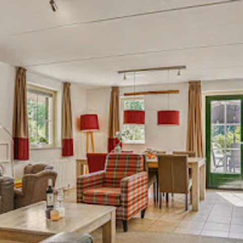 VAKANTIEHUIS 6 personen - 6DLK (max. 4 adults & 2 kids)