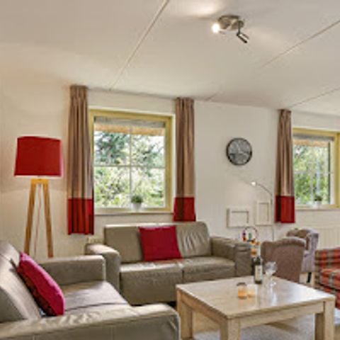 VAKANTIEHUIS 6 personen - 6DLK (max. 4 adults & 2 kids)