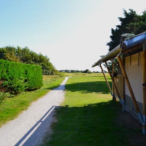 Safaritent 4 personen - Safaritent op het zuiden met luxe douche en uitzicht op de golfbaan