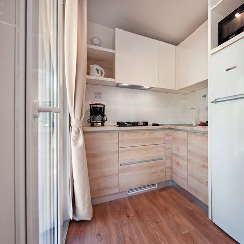 Stacaravan 6 personen - Comfort XL | 2 slaapkamers | 4/6 Pers | Verhoogd terras | 2 badkamers | Airconditioning | TV